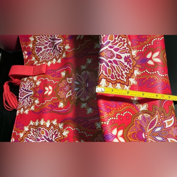 Elegant Red Paisley Tote Bag - Picture 9 of 9